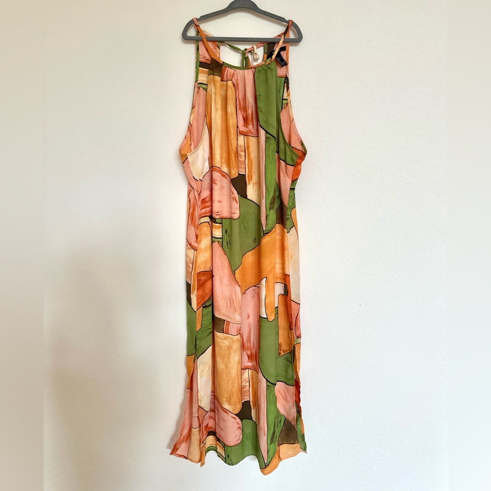 Chic Abstract Midi Dress with Slit